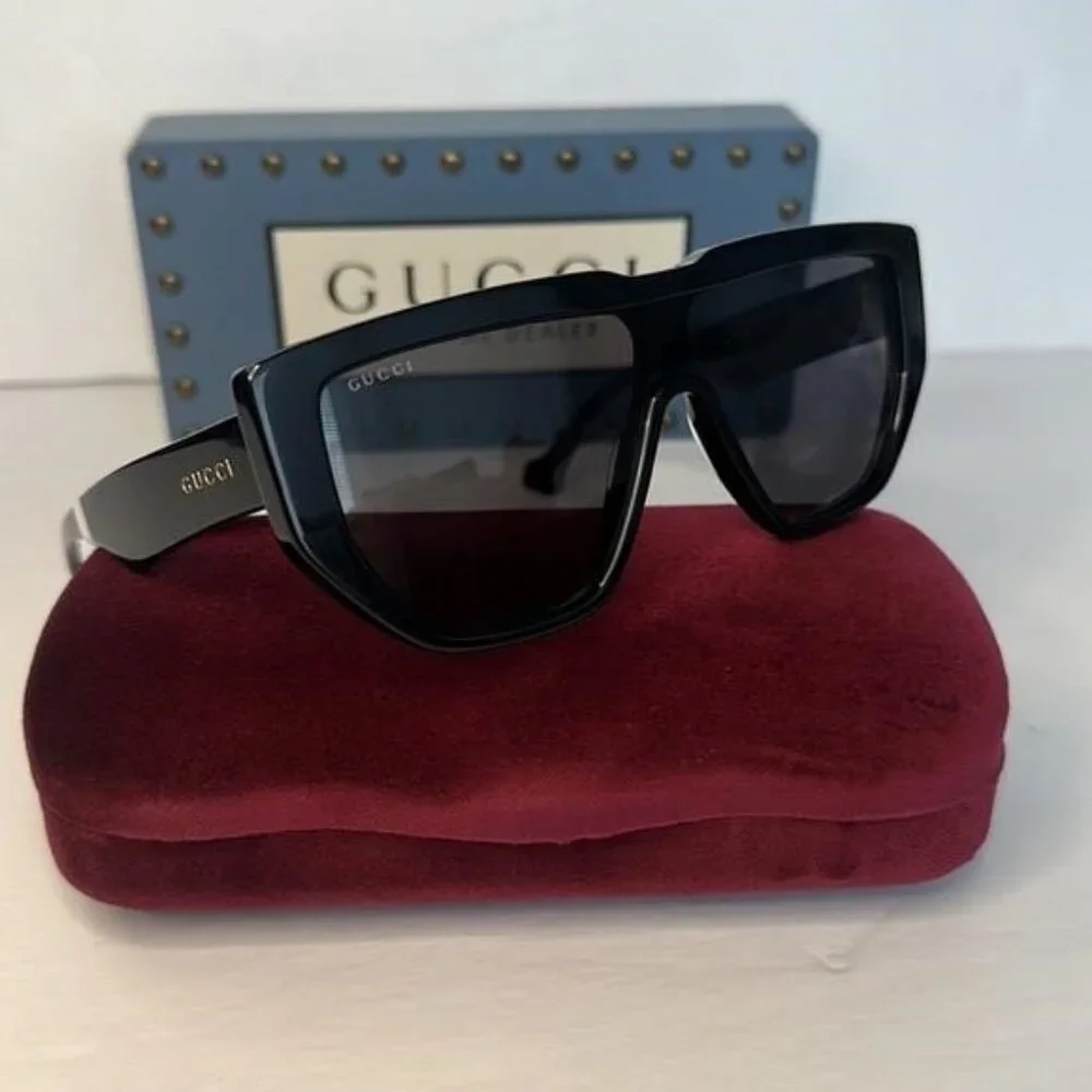 New Authentic- GUCCI Grey Shield Unisex Sunglasses\nGG0997S 002